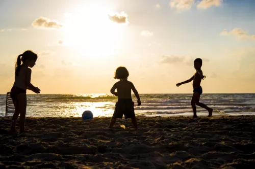 Enquêtes sur les produits solaires pour enfants : présence de substances préoccupantes